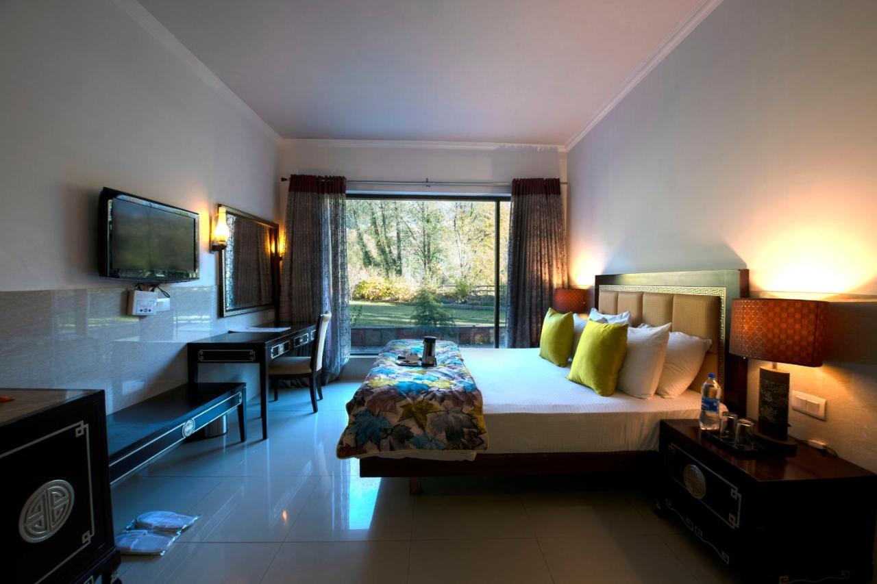 Mastiff Grand Manali Resort Extérieur photo