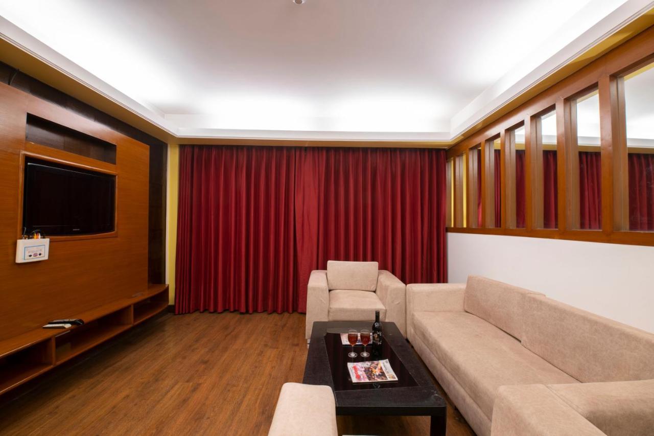 Mastiff Grand Manali Resort Extérieur photo