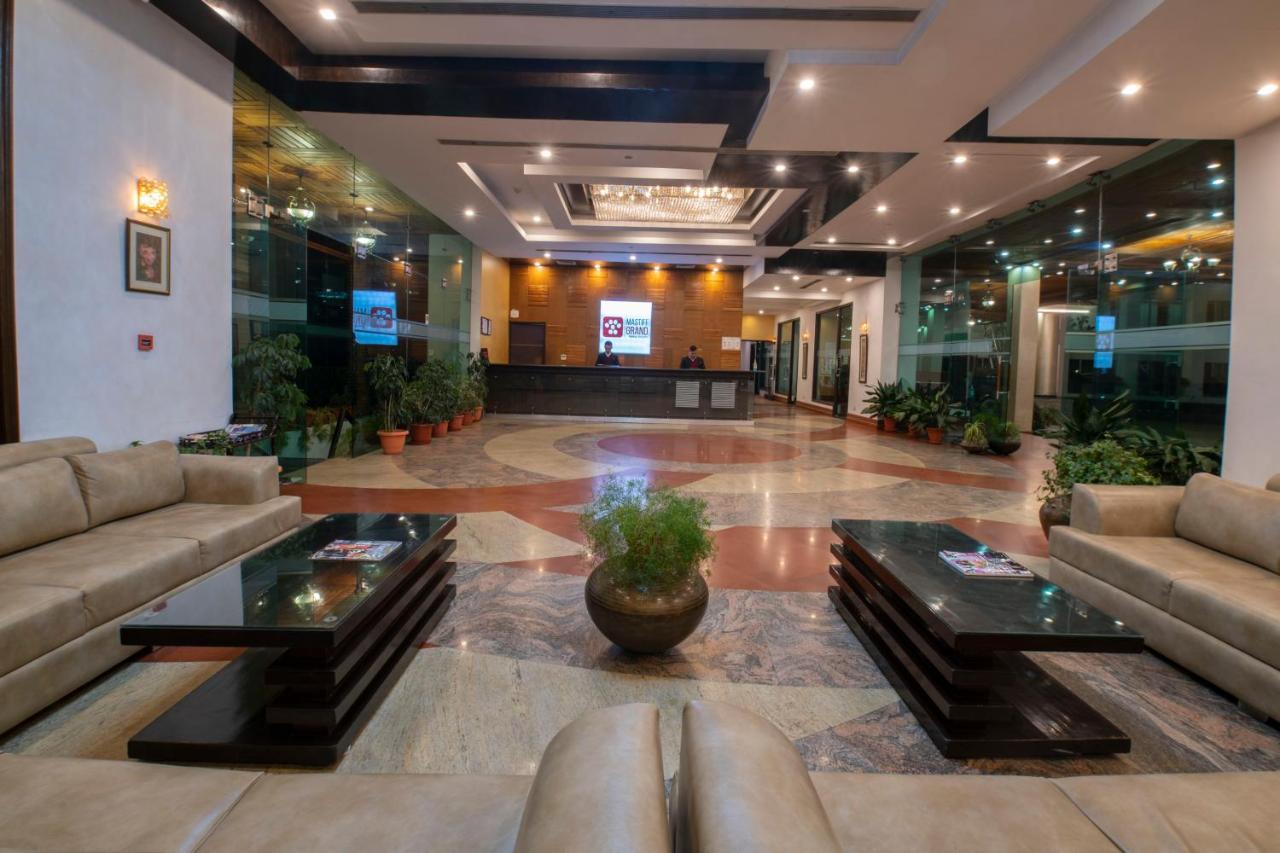 Mastiff Grand Manali Resort Extérieur photo