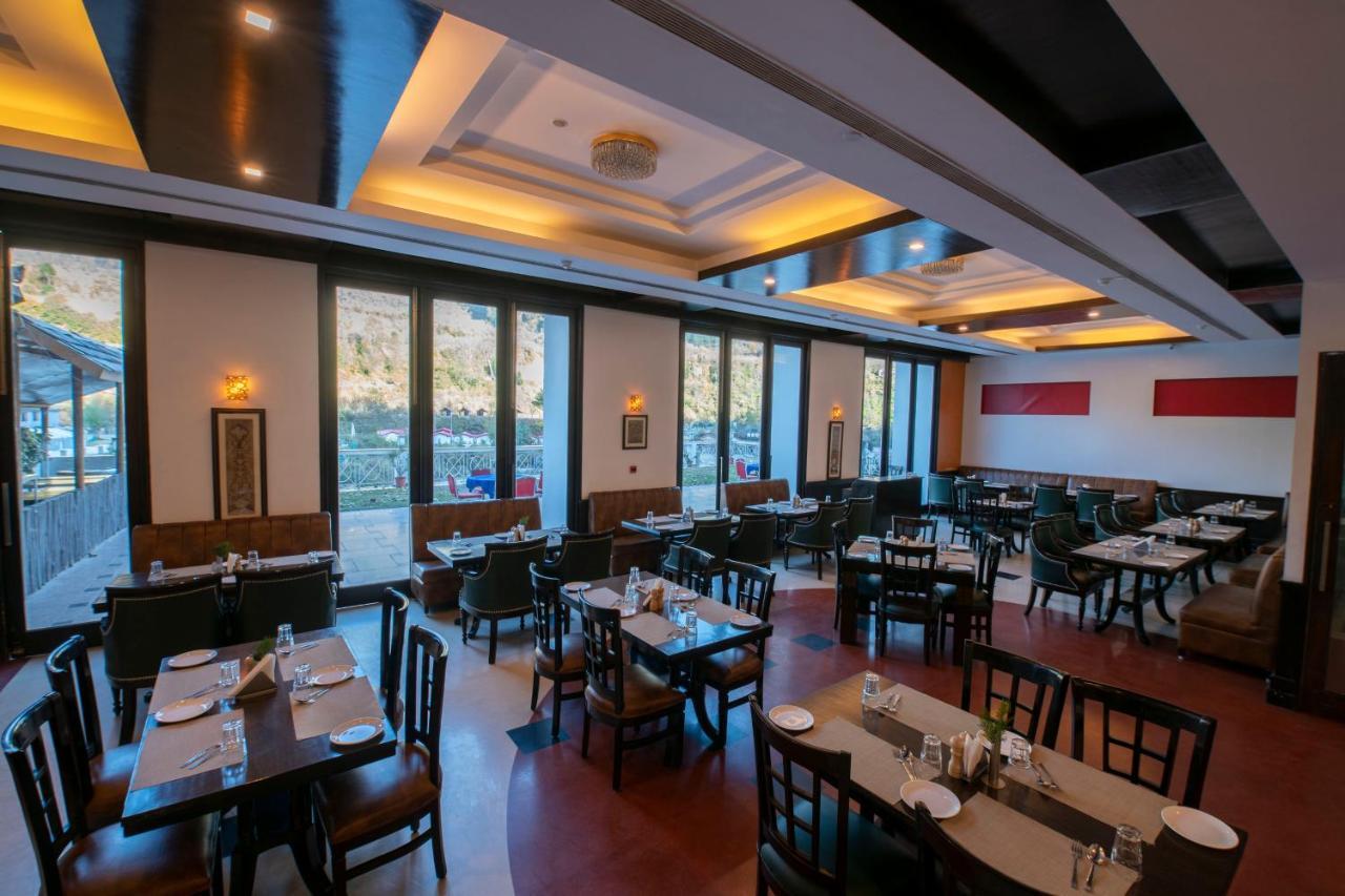 Mastiff Grand Manali Resort Extérieur photo