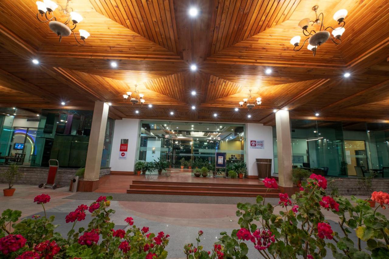 Mastiff Grand Manali Resort Extérieur photo